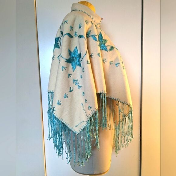 Gorgeous Vintage Boho Square Wool Frog Closure Square Shawl - Picture 5 of 13